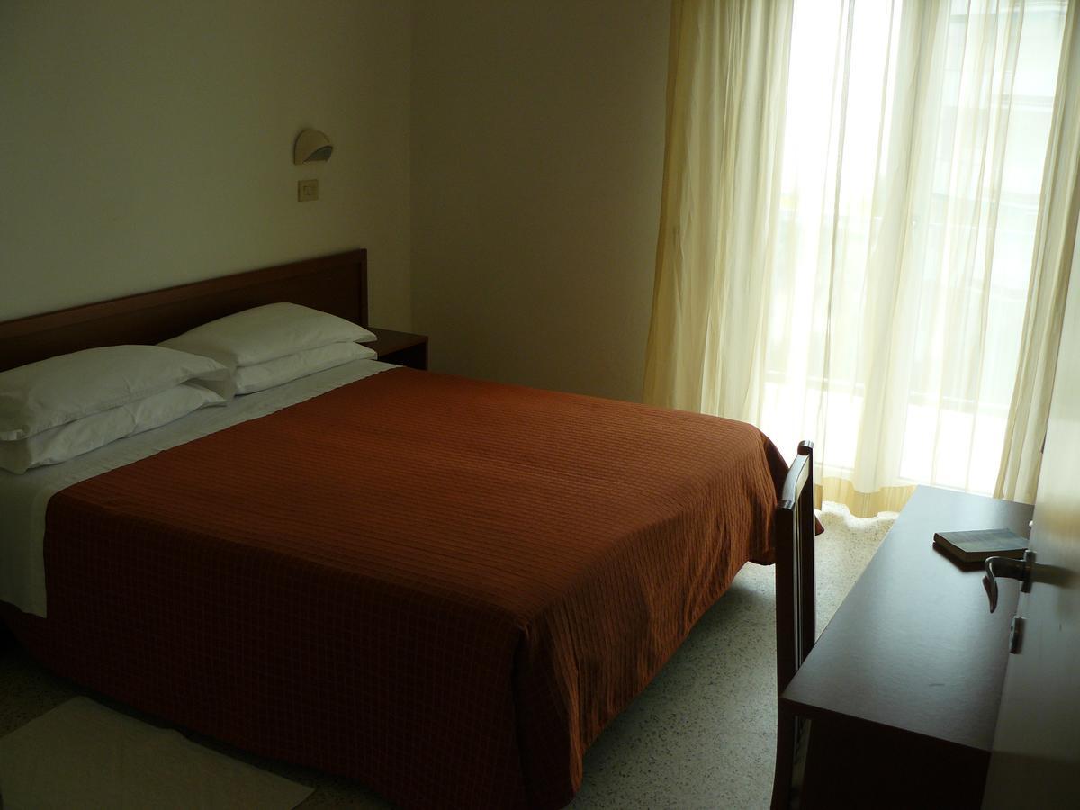 מילאנו מריטימה Hotel Sayonara מראה חיצוני תמונה