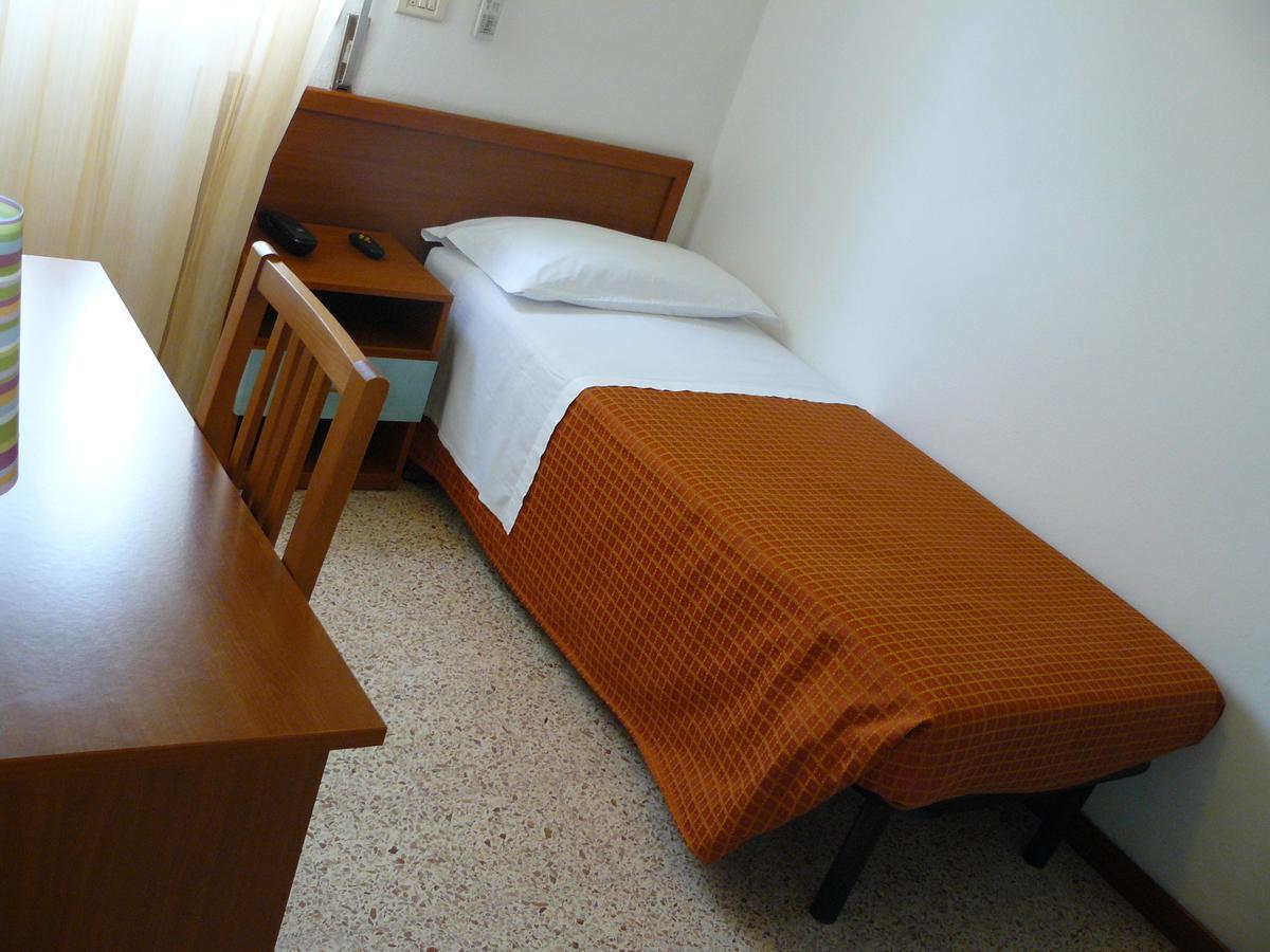 מילאנו מריטימה Hotel Sayonara מראה חיצוני תמונה