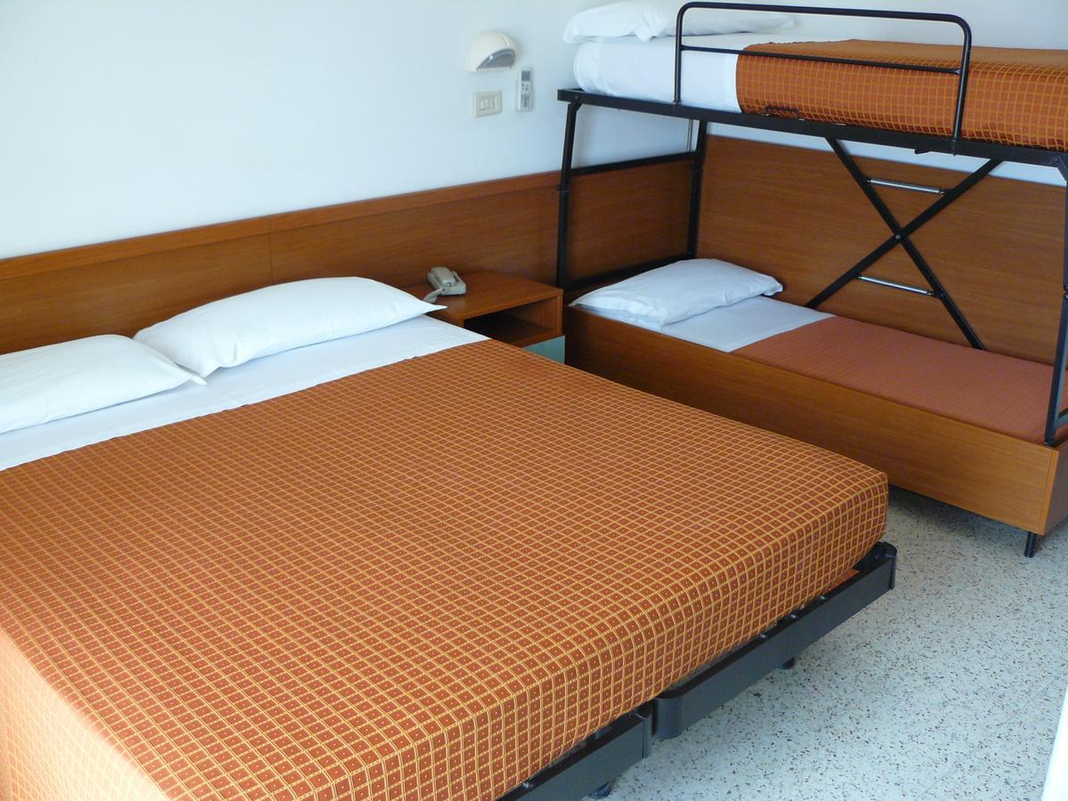 מילאנו מריטימה Hotel Sayonara מראה חיצוני תמונה