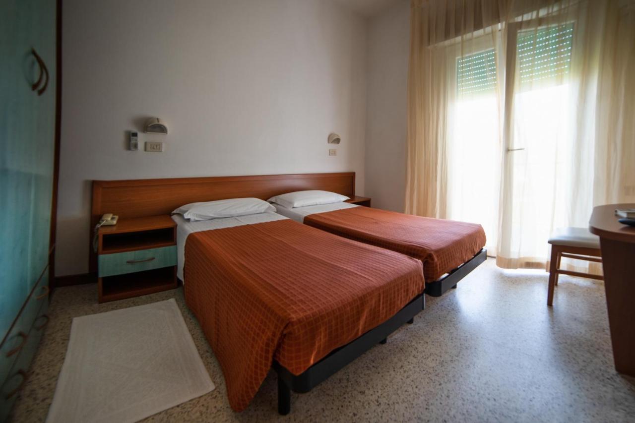 מילאנו מריטימה Hotel Sayonara מראה חיצוני תמונה