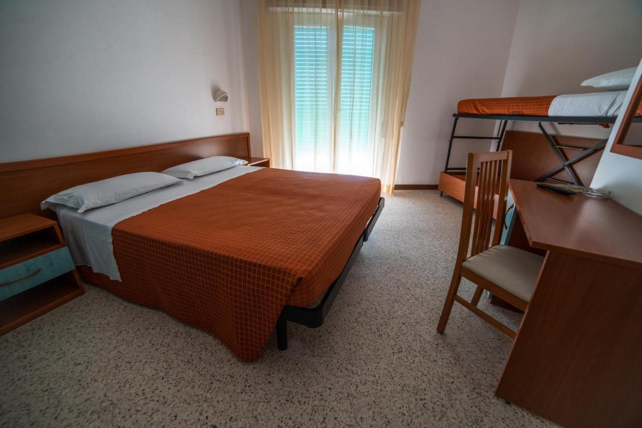 מילאנו מריטימה Hotel Sayonara מראה חיצוני תמונה