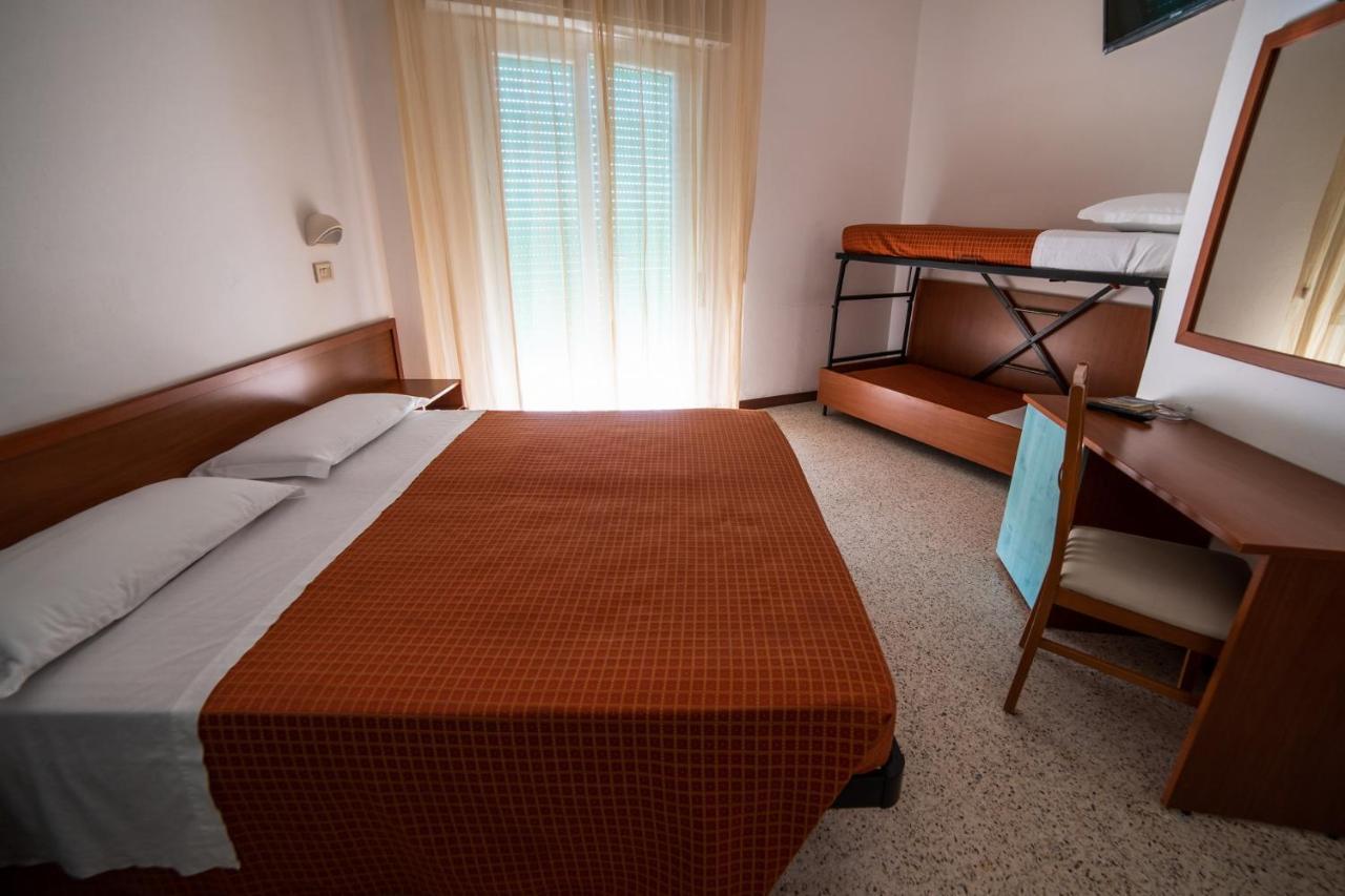מילאנו מריטימה Hotel Sayonara מראה חיצוני תמונה