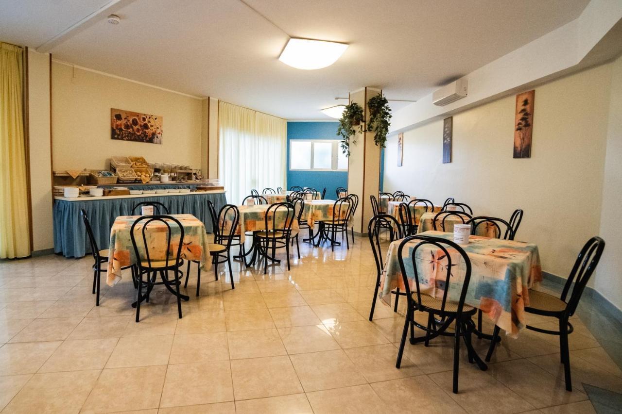 מילאנו מריטימה Hotel Sayonara מראה חיצוני תמונה