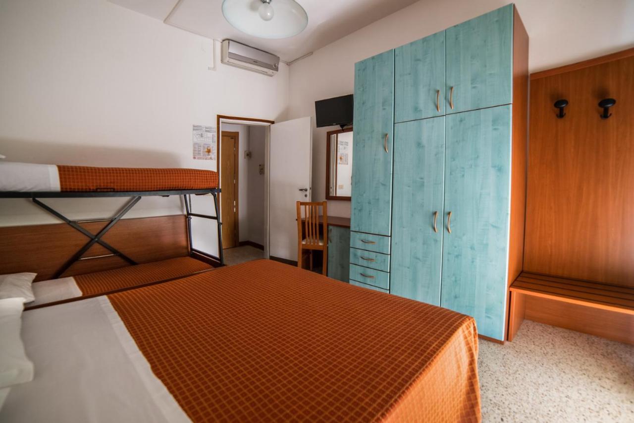 מילאנו מריטימה Hotel Sayonara מראה חיצוני תמונה