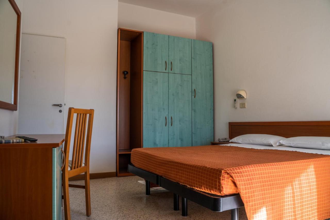מילאנו מריטימה Hotel Sayonara מראה חיצוני תמונה