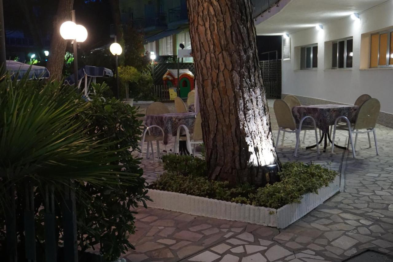 מילאנו מריטימה Hotel Sayonara מראה חיצוני תמונה